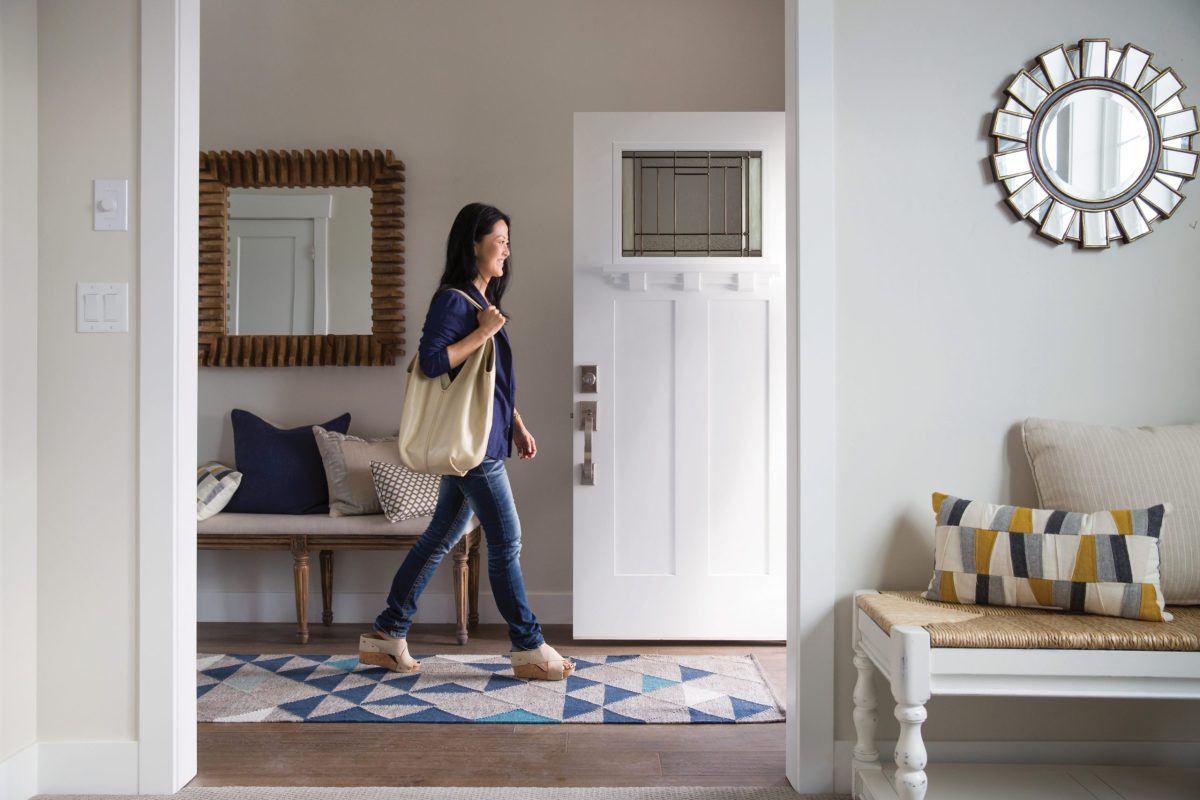 HSG-217-323-2-White-Lifestyle-scaled