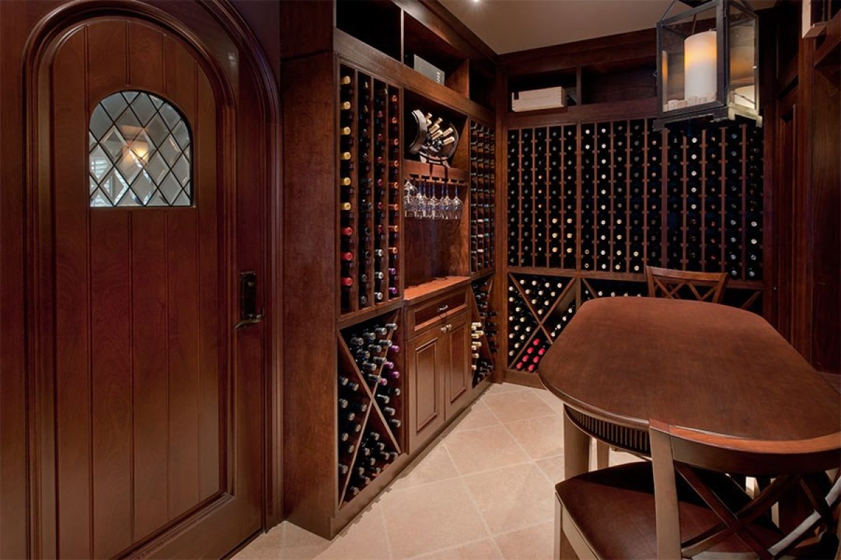 Wine_Cellar_Door_2