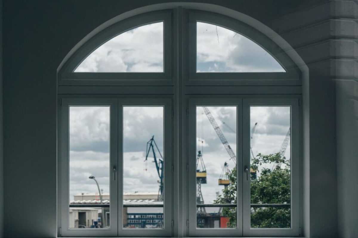 symmetrical-view-of-construction-through-the-close-2023-11-27-05-00-22-utc-900x600